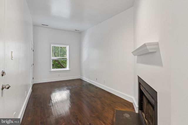2139 NEWPORT PL NW, Washington, DC 20037