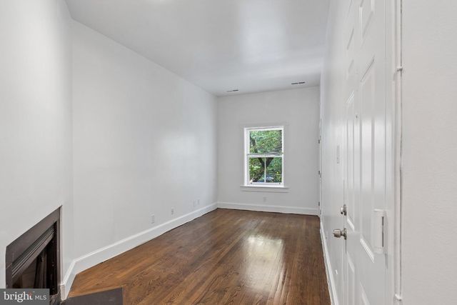 2139 NEWPORT PL NW, Washington, DC 20037
