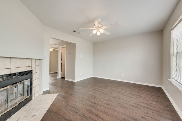1013 Parkway Terrace, Cedar Hill, TX 75104