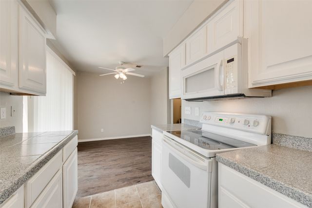 1013 Parkway Terrace, Cedar Hill, TX 75104