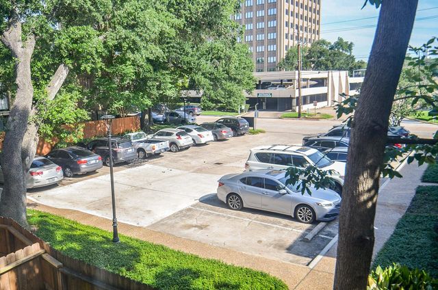 4633 Wild Indigo Street 552, Houston, TX 77027