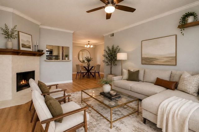 4633 Wild Indigo Street 552, Houston, TX 77027