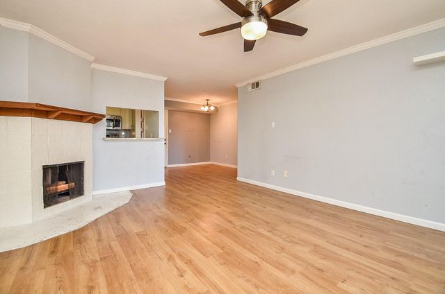 4633 Wild Indigo Street 552, Houston, TX 77027