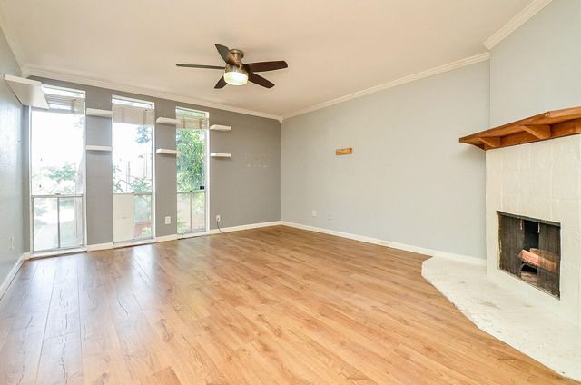4633 Wild Indigo Street 552, Houston, TX 77027
