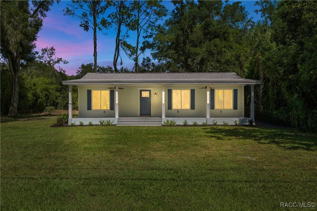 451 NE 11th Street, Crystal River, FL 34428