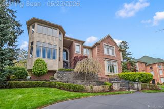 6608 Minnow Pond Drive, West Bloomfield Charter Township, MI 48322
