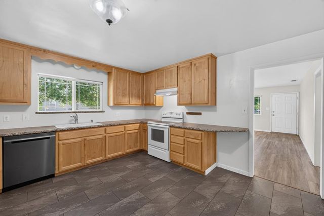 900 Shearer St, Roseville, CA 95678