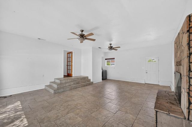 900 Shearer St, Roseville, CA 95678