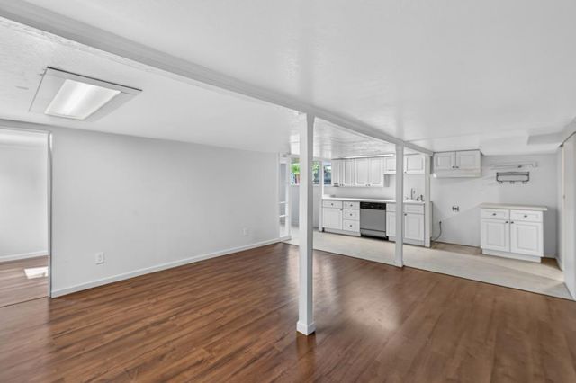 900 Shearer St, Roseville, CA 95678