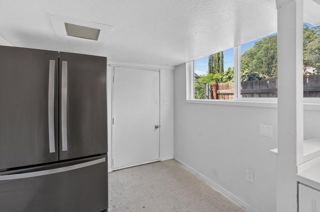 900 Shearer St, Roseville, CA 95678