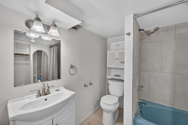 900 Shearer St, Roseville, CA 95678