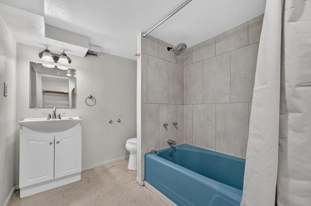 900 Shearer St, Roseville, CA 95678