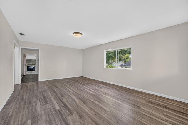 900 Shearer St, Roseville, CA 95678