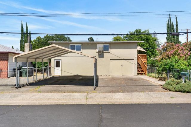 900 Shearer St, Roseville, CA 95678
