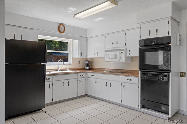 7251 W Lacey Lane, Homosassa, FL 34448