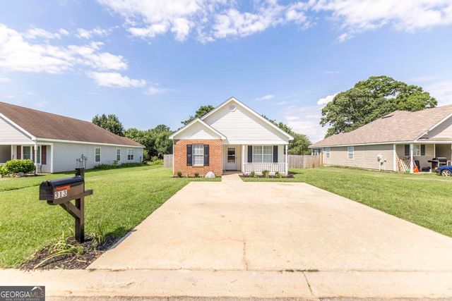 313 Strawbridge Lane, Bonaire, GA 31005