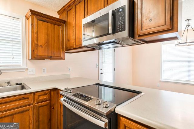 313 Strawbridge Lane, Bonaire, GA 31005