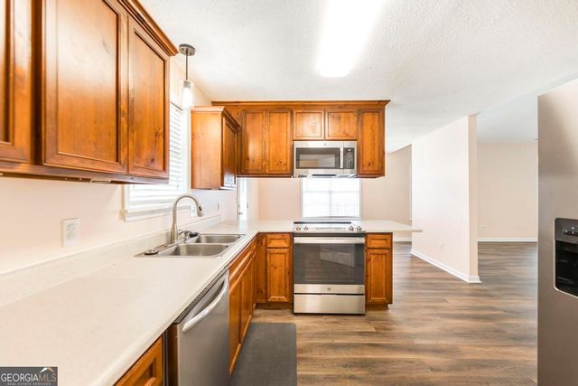 313 Strawbridge Lane, Bonaire, GA 31005
