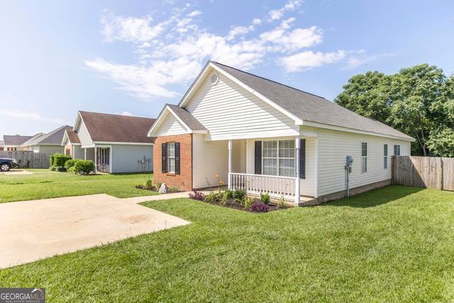 313 Strawbridge Lane, Bonaire, GA 31005
