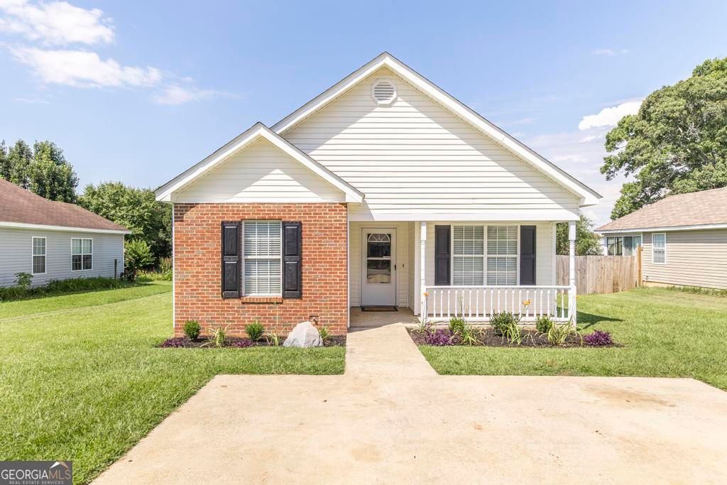 313 Strawbridge Lane, Bonaire, GA 31005