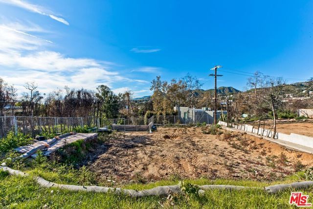 611 Las Lomas Avenue, Pacific Palisades (los Angeles), CA 90272