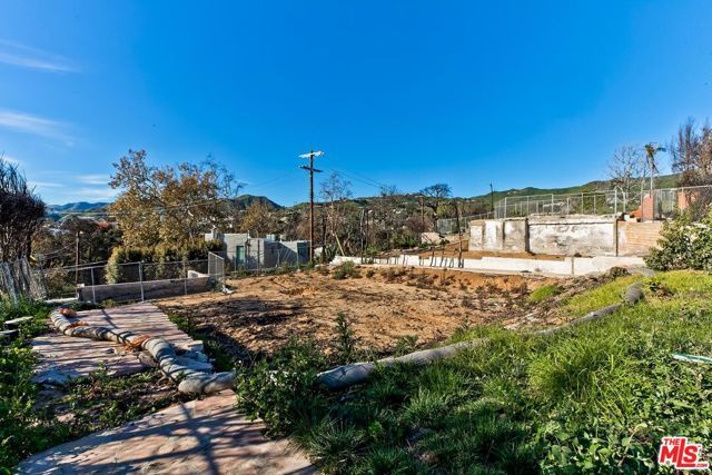 611 Las Lomas Avenue, Pacific Palisades (los Angeles), CA 90272