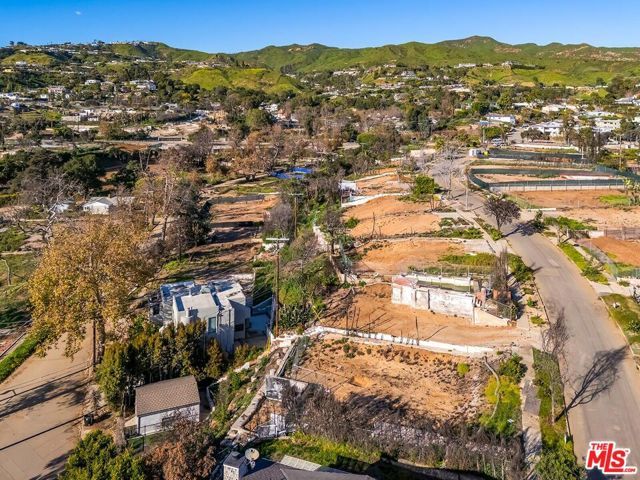 611 Las Lomas Avenue, Pacific Palisades (los Angeles), CA 90272