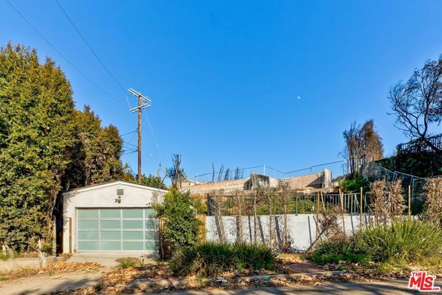 611 Las Lomas Avenue, Pacific Palisades (los Angeles), CA 90272