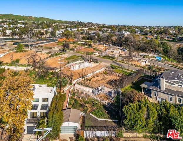 611 Las Lomas Avenue, Pacific Palisades (los Angeles), CA 90272