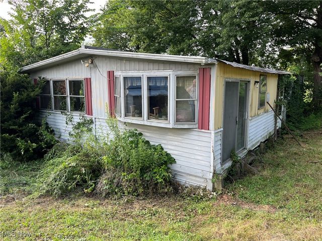 8336 Sprucevale Rd Road, Rogers, OH 44455