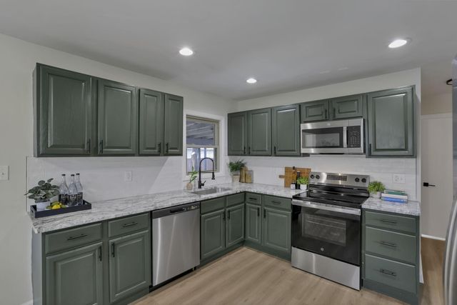 2947 E Mound Street, Columbus, OH 43209