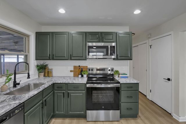 2947 E Mound Street, Columbus, OH 43209