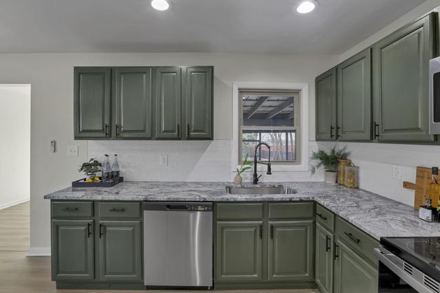 2947 E Mound Street, Columbus, OH 43209