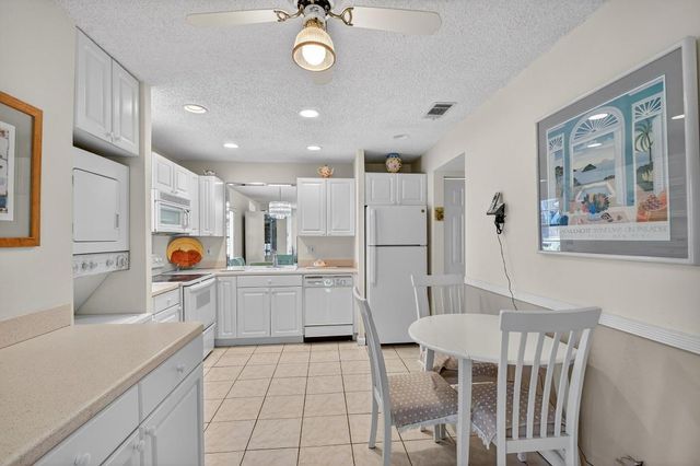 5199 Rose Hill Drive, Boynton Beach, FL 33437