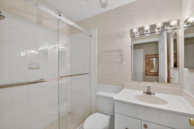 5199 Rose Hill Drive, Boynton Beach, FL 33437