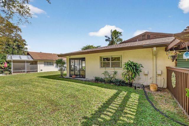 5199 Rose Hill Drive, Boynton Beach, FL 33437