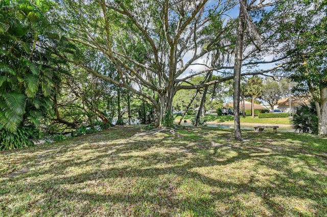 5199 Rose Hill Drive, Boynton Beach, FL 33437