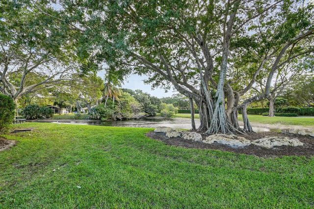 5199 Rose Hill Drive, Boynton Beach, FL 33437