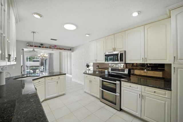 13 COTTAGEGATE COURT, Palm Coast, FL 32137