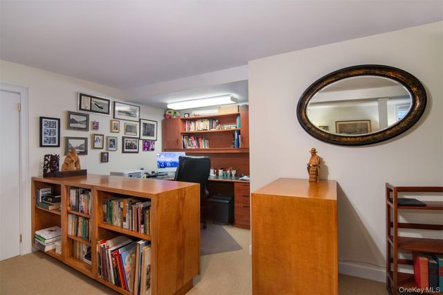 8 Barney Park, Irvington, NY 10533