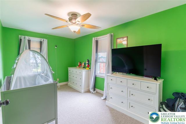 345 South New Street, Nazareth Boro, PA 18064