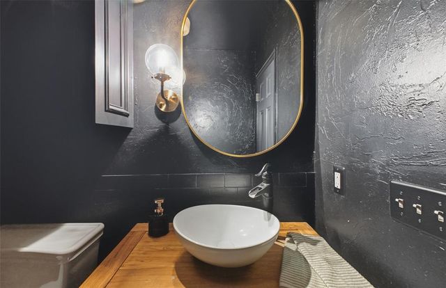 2701 Chaumont, Edmond, OK 73034