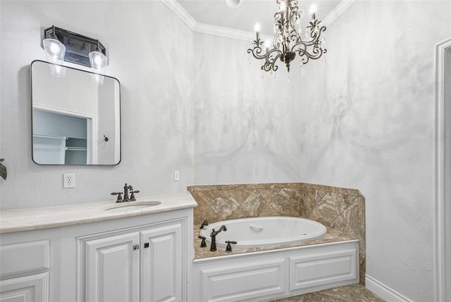 2701 Chaumont, Edmond, OK 73034