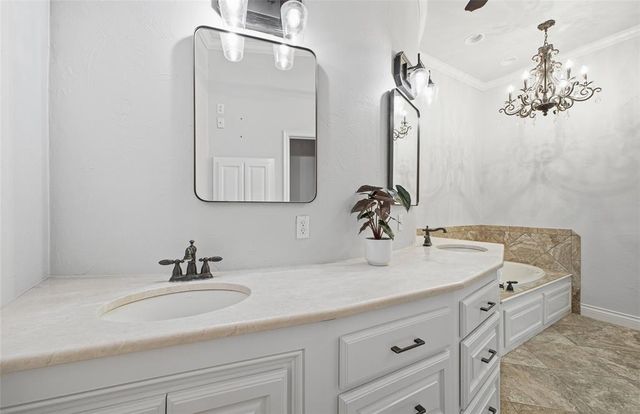 2701 Chaumont, Edmond, OK 73034