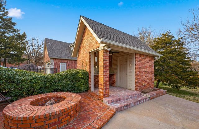 2701 Chaumont, Edmond, OK 73034