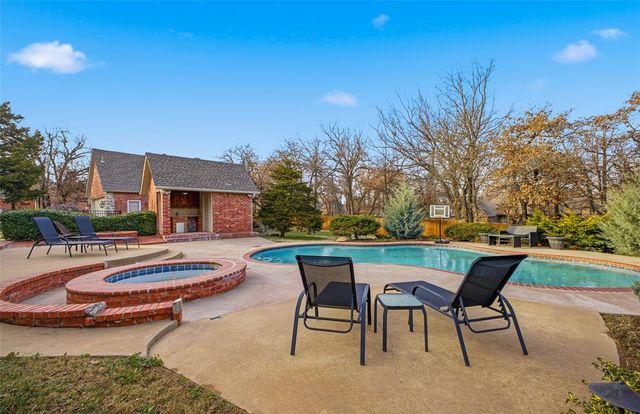 2701 Chaumont, Edmond, OK 73034