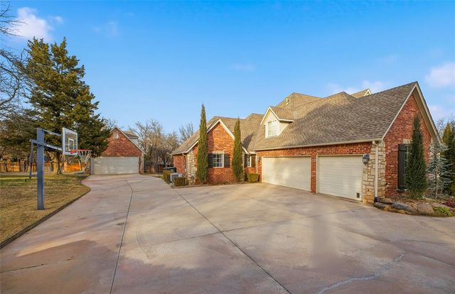 2701 Chaumont, Edmond, OK 73034