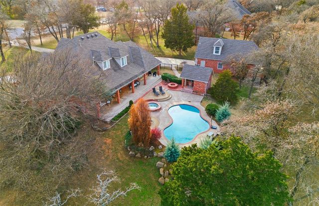 2701 Chaumont, Edmond, OK 73034