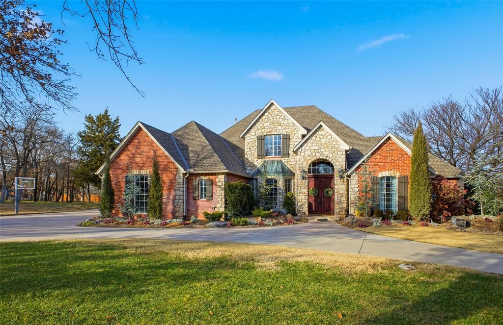 2701 Chaumont, Edmond, OK 73034