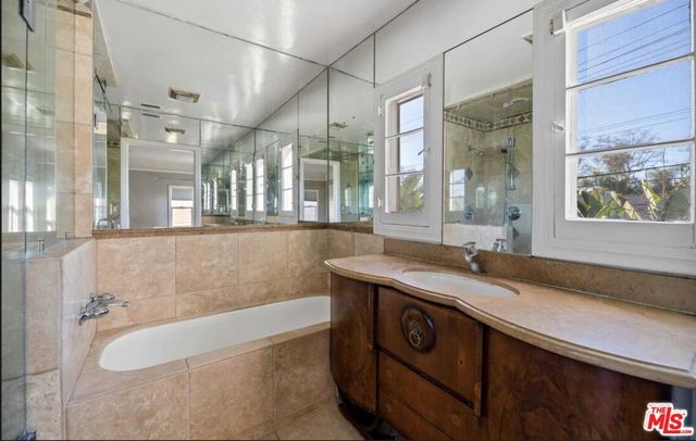 1217 Stearns Drive, Los Angeles, CA 90035